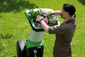 Ефективна утилізація рослинних відходів - садовий подрібнювач фото