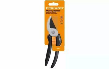 Секатор площинний Fiskars Solid&trade; P121 (1057160) 1057160 фото