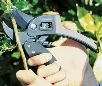 Секатор с храповым механизмом Fiskars PowerStep Р83 (111670) 1000575 1000575 фото