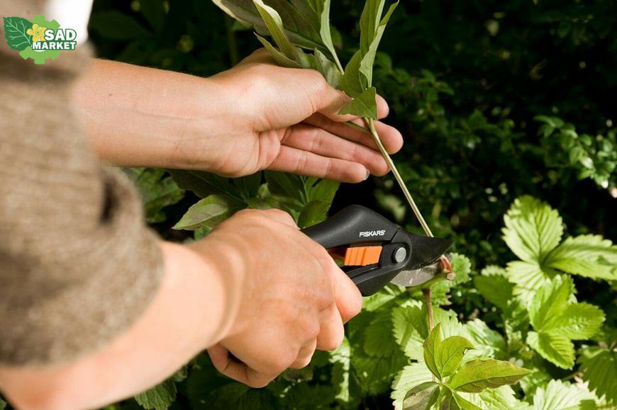 Секатор площинний Fiskars SingleStep&trade; P26 (111260) 1000567 1000567 фото