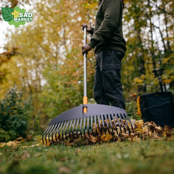Грабли пластиковые с ручкой Fiskars Ergonomic 1076976 фото