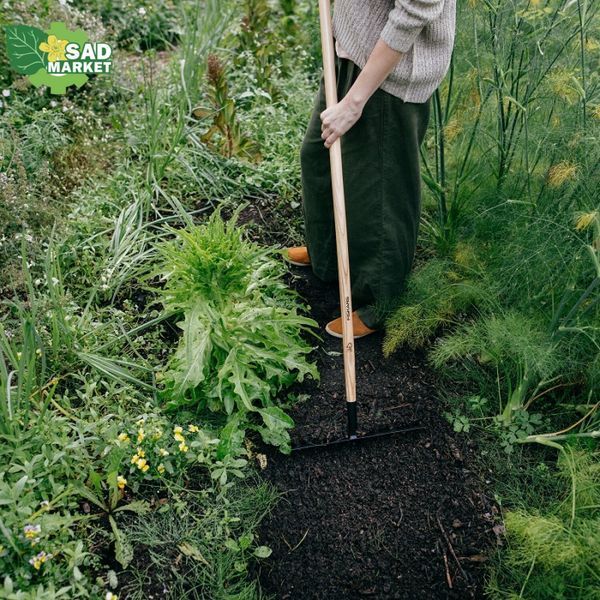 Грабли стальные с ручной для грунта Fiskars Solid, 16 зубьев 1011600 фото