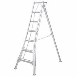 Японская алюминиевая лестница HASEGAWA Tripod 210 см,, регулировка высоты каждой опоры) GSCS-210-PRO фото